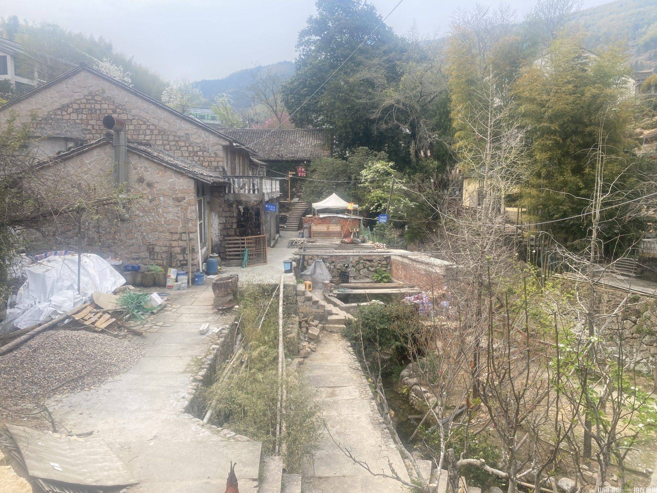 黄岩富山半山村：石阶石屋藏古韵，台州这座潜力外景地正等剧组来(图1)
