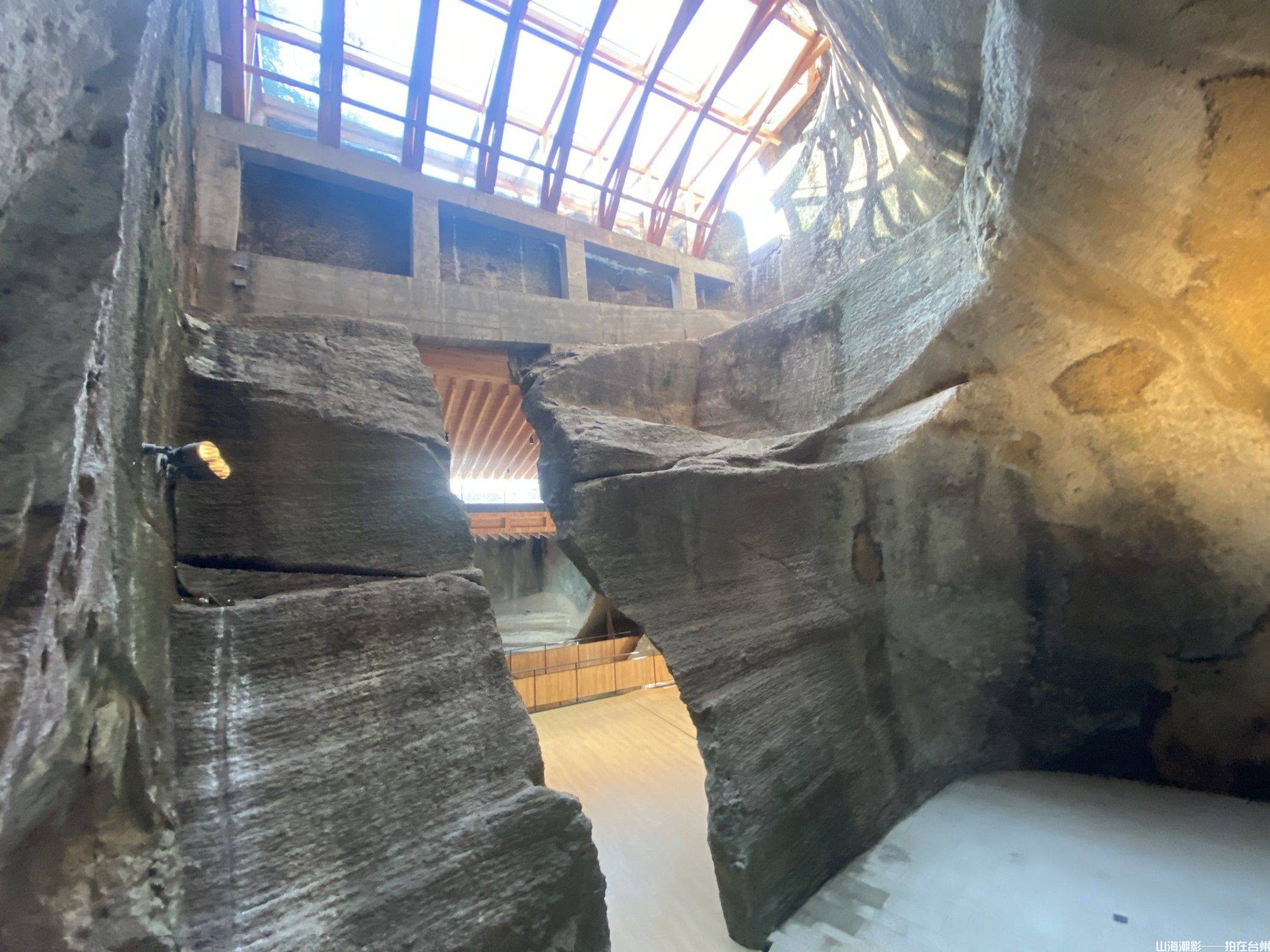 探秘千年斧凿·光影秘境启新章——黄岩石窟影视外景地巡礼(图33)