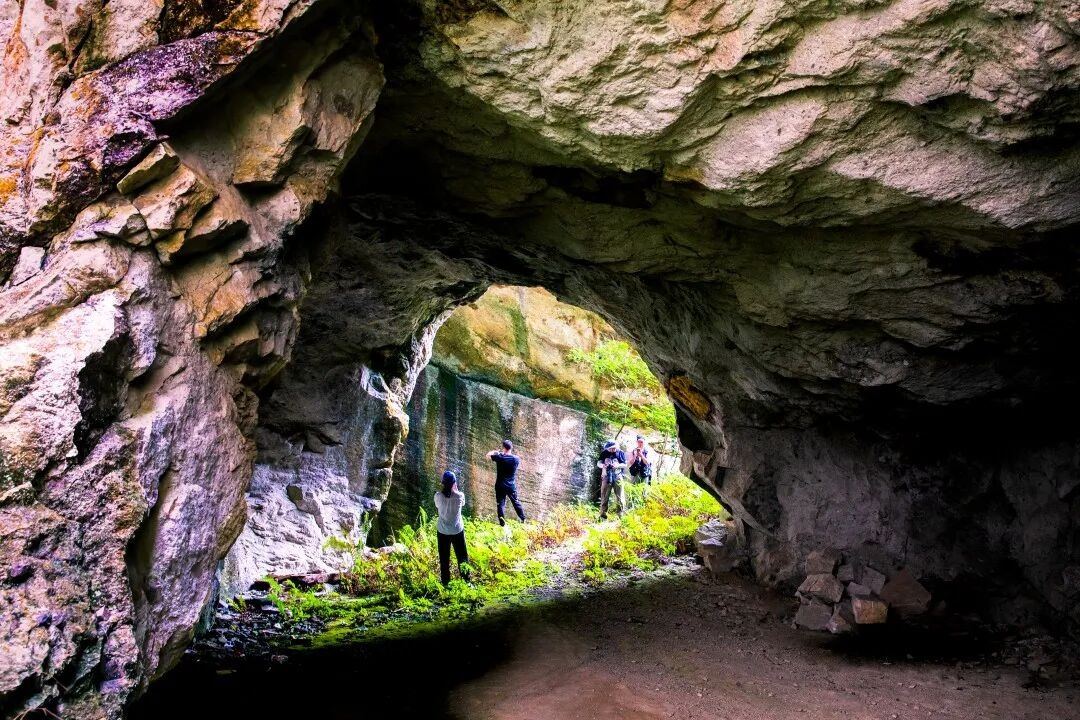 台州影视外景探地:温岭城东街道萧南村皇洞天——岩壁褶皱里的“奇幻叙事盒”(图5) 台州影视外景探地:温岭城东街道萧南村皇洞天——岩壁褶皱里的“奇幻叙事盒”(图5)