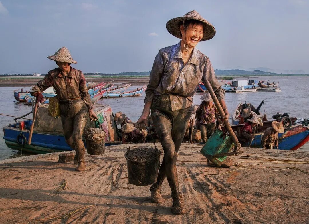 温岭坞根东门头村:蓝海褶皱里的“渔火影视叙事场”(图1) 温岭坞根东门头村:蓝海褶皱里的“渔火影视叙事场”(图1)