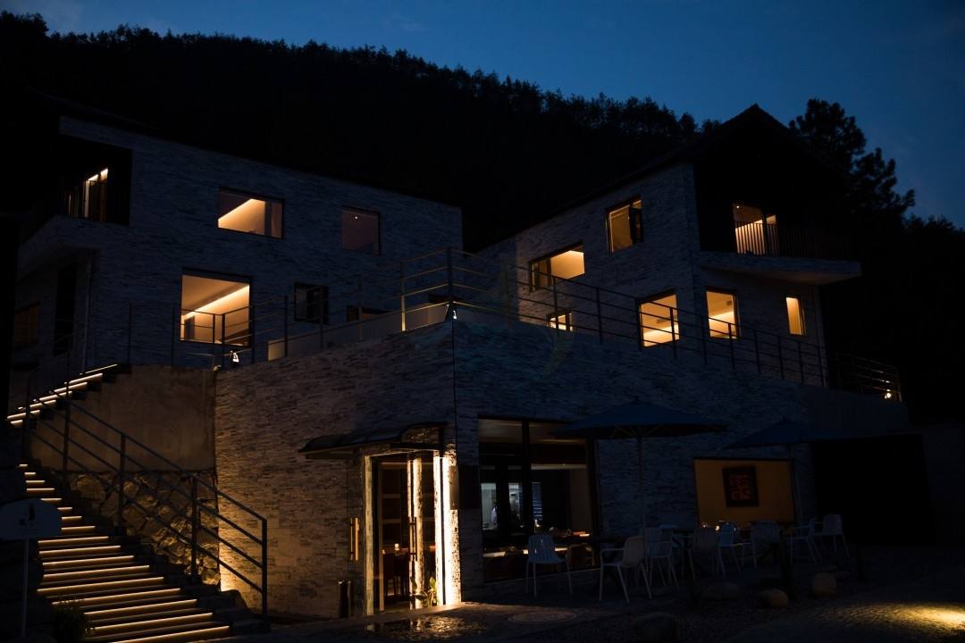 推开窗，山雾漫进房间｜仙居这家民宿，成了剧组“藏故事”的秘境(图8)