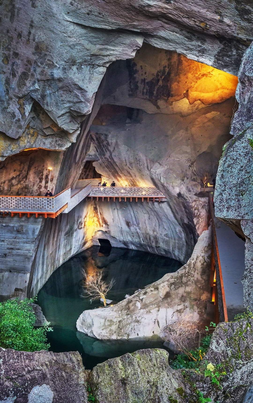 探秘千年斧凿·光影秘境启新章——黄岩石窟影视外景地巡礼(图5)