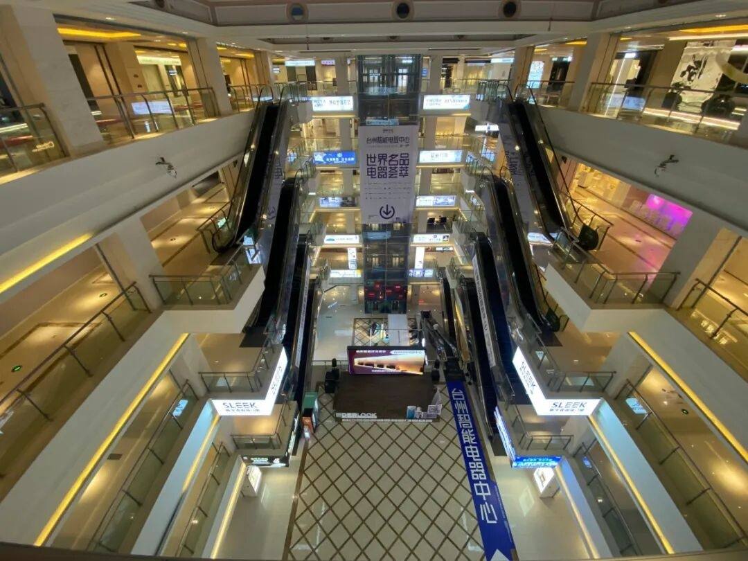 椒江洪家第六空间:现代商业建筑的影视外景新选择(图3) 椒江洪家第六空间:现代商业建筑的影视外景新选择(图3)