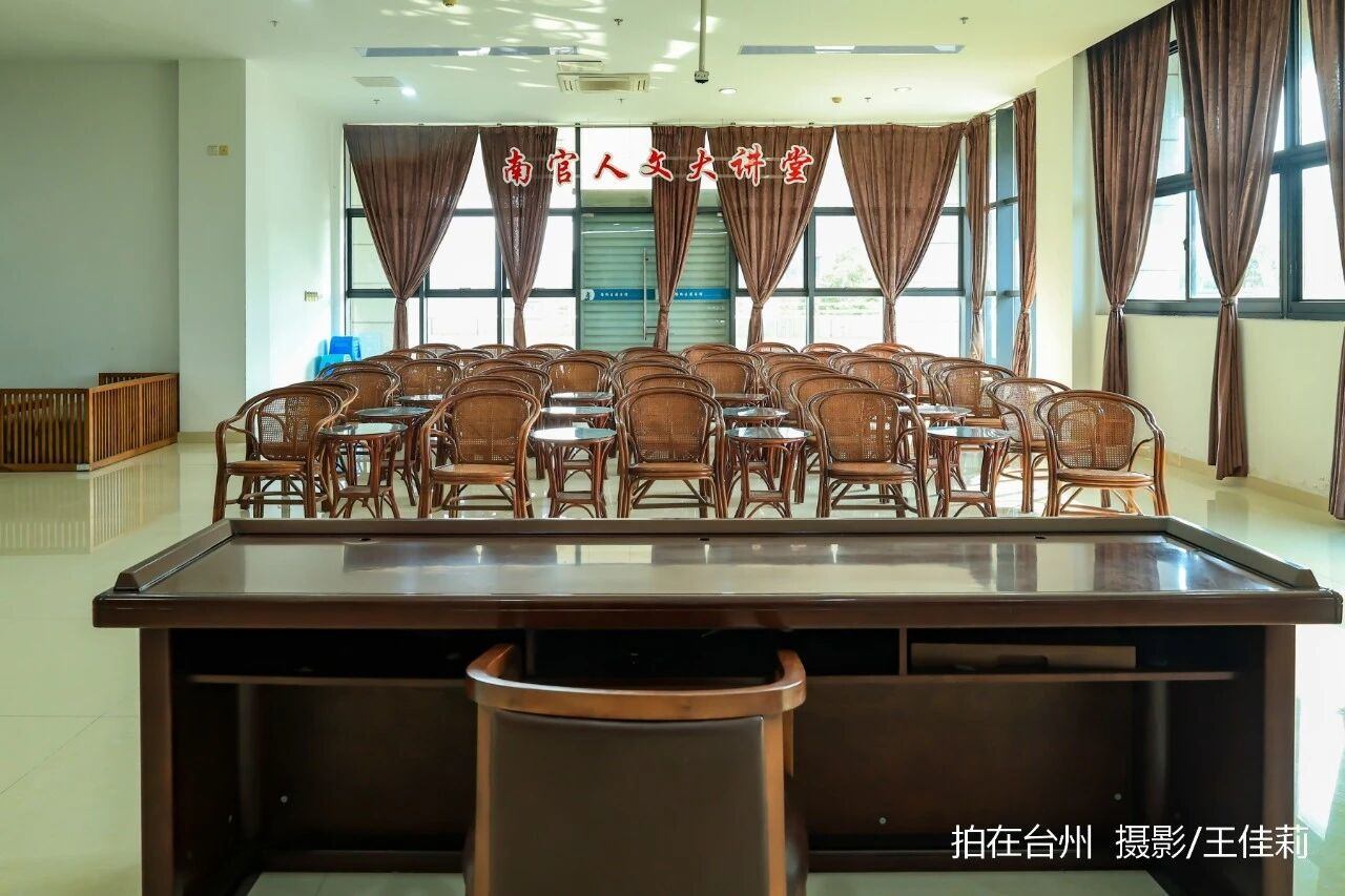 台州路桥这个国家一级图书馆，拍剧不用搭景(图8)