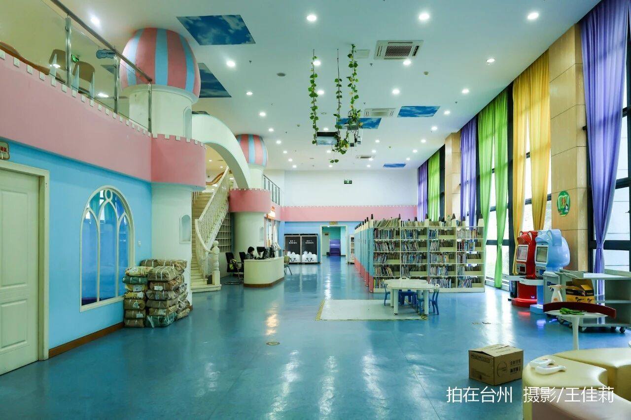 台州路桥这个国家一级图书馆，拍剧不用搭景(图14)