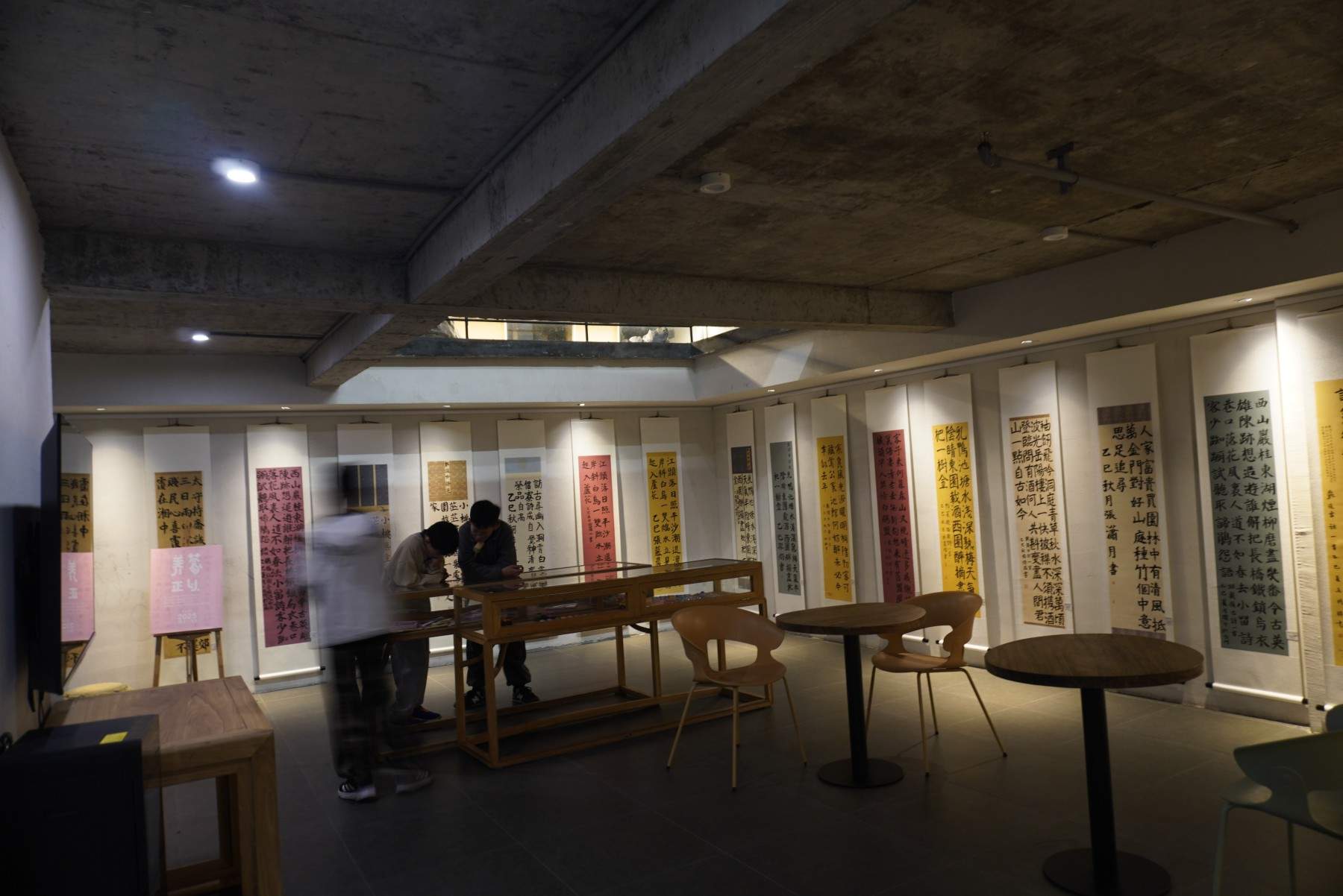 路桥古玩城陶冶屋书法馆：绳梯与墨香的影视文艺空间(图6)