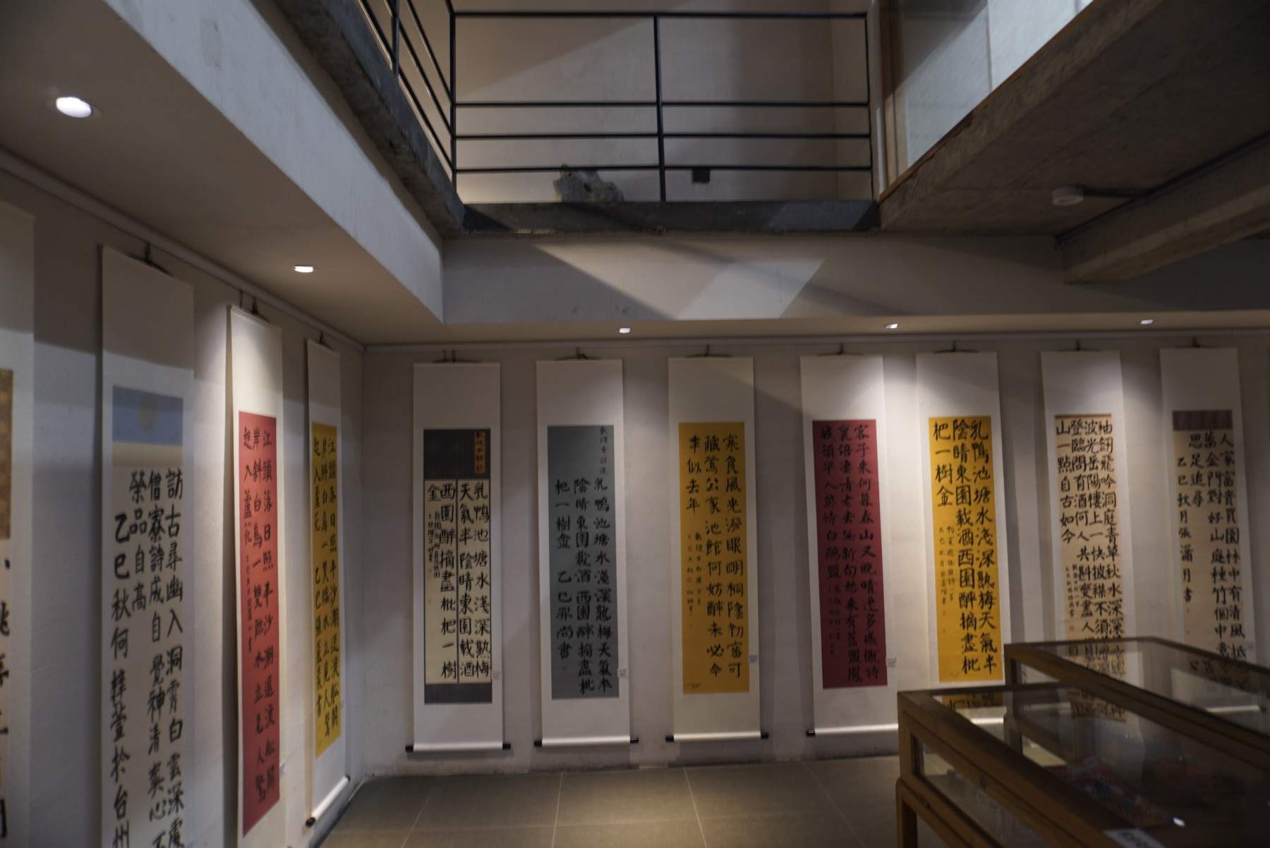 路桥古玩城陶冶屋书法馆：绳梯与墨香的影视文艺空间(图15)