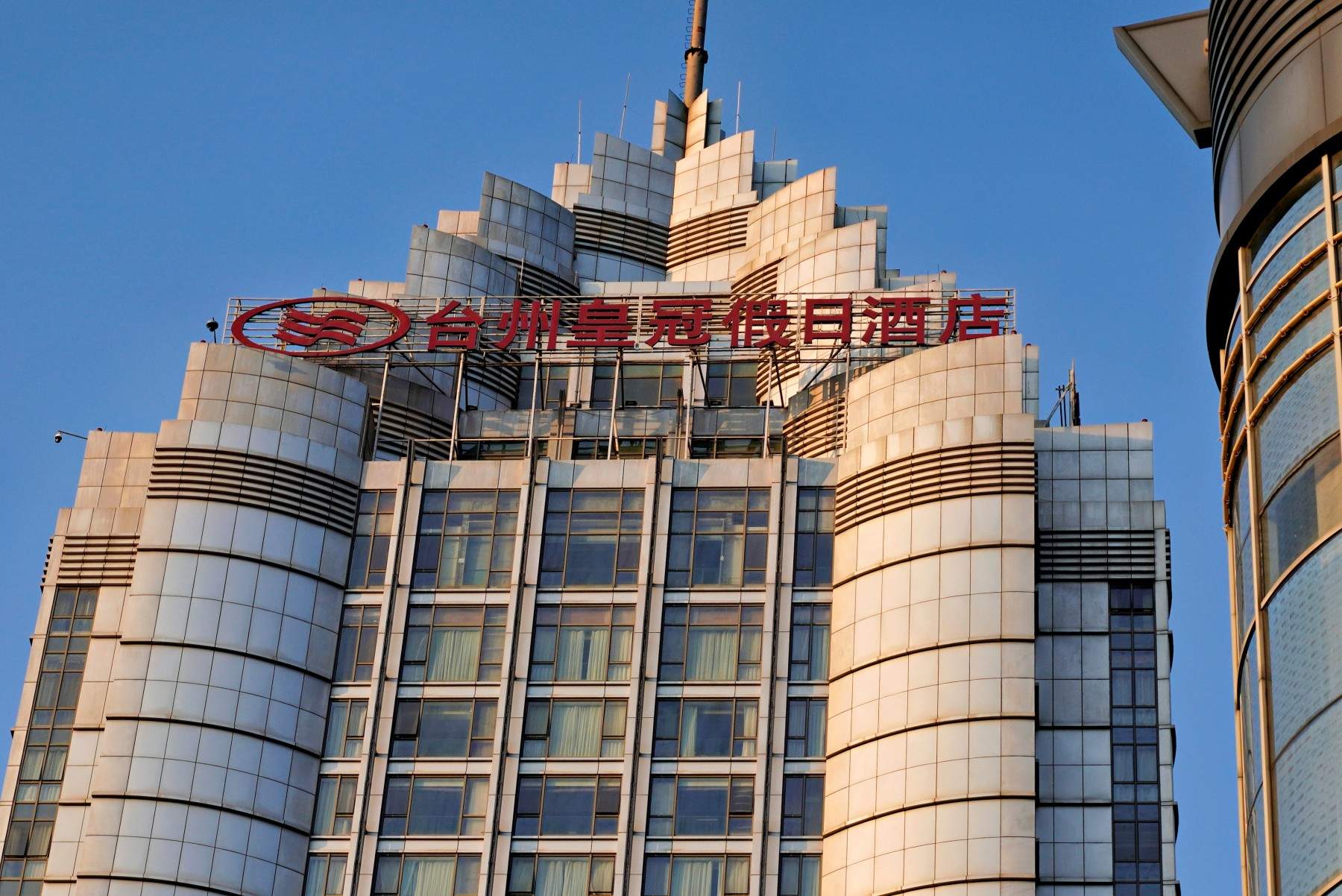 台州皇冠假日酒店：路桥核心区高端商务影视外景(图3)