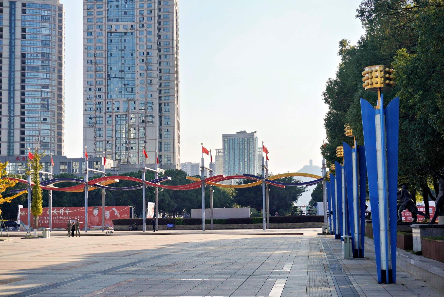 台州路桥世纪广场 现代都市微短剧影视外景优选地(图1) 台州路桥世纪广场 现代都市微短剧影视外景优选地(图1)