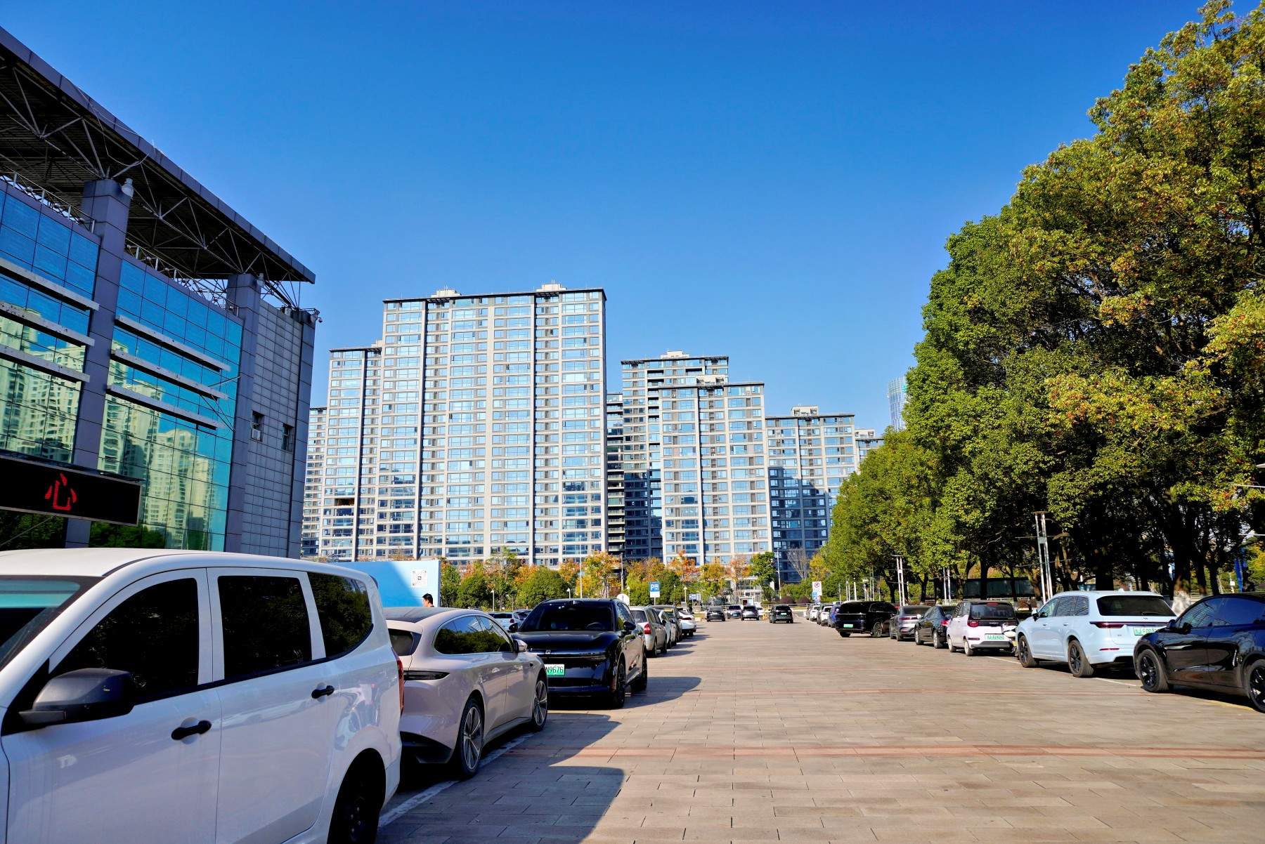 台州路桥世纪广场 现代都市微短剧影视外景优选地(图5) 台州路桥世纪广场 现代都市微短剧影视外景优选地(图5)