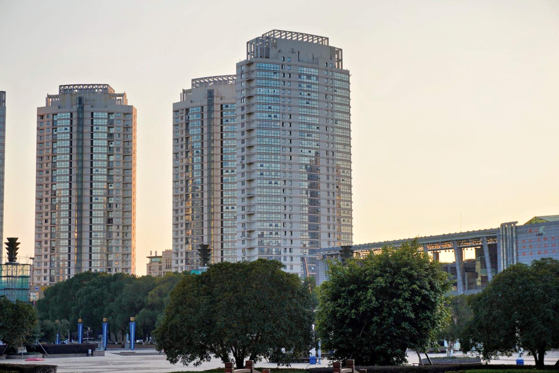 台州路桥世纪广场 现代都市微短剧影视外景优选地(图9) 台州路桥世纪广场 现代都市微短剧影视外景优选地(图9)