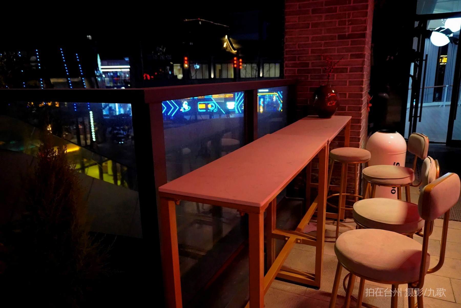 路桥南官新天地：微短剧拍摄的梦幻之境(图8)