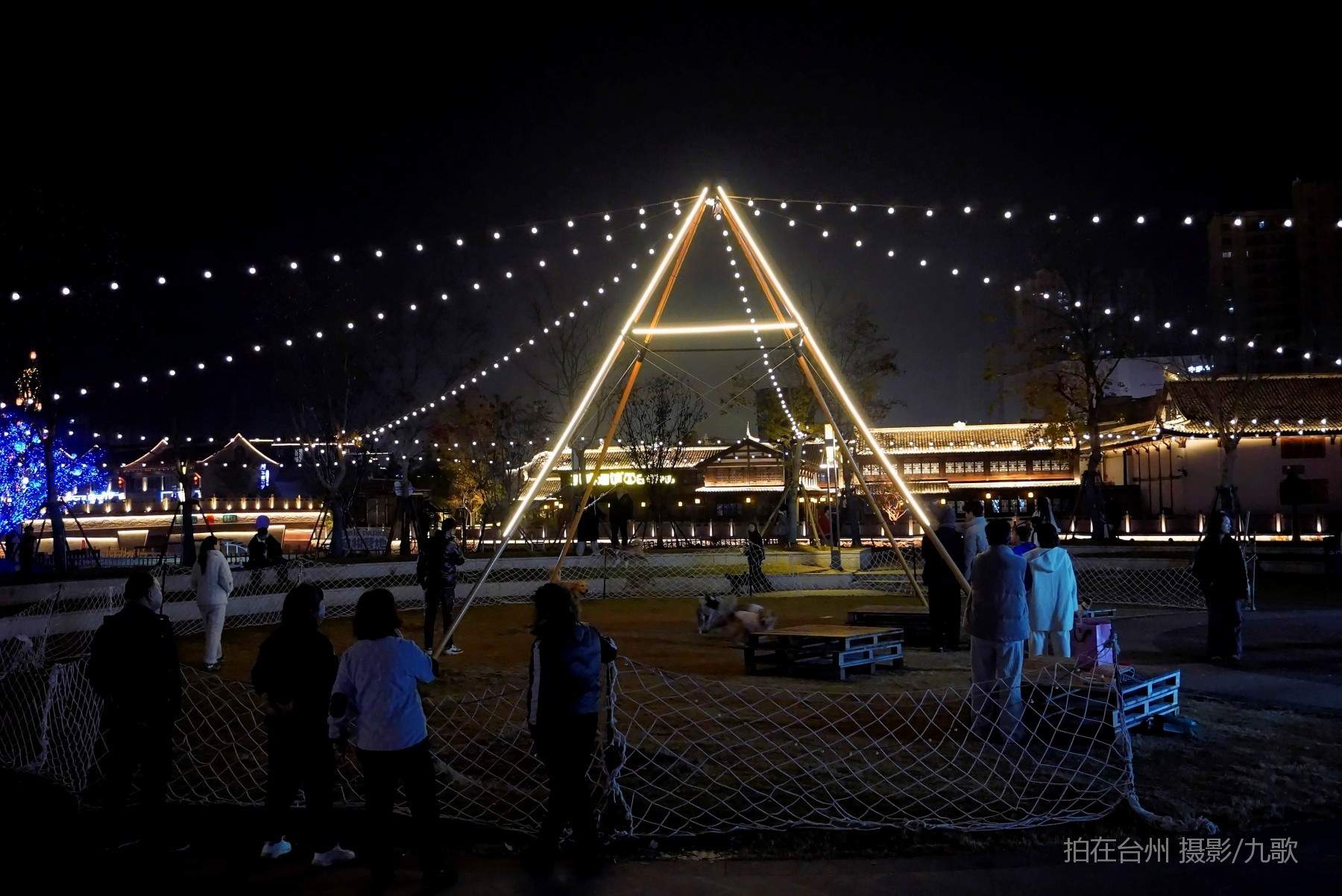 路桥南官新天地：微短剧拍摄的梦幻之境(图5)