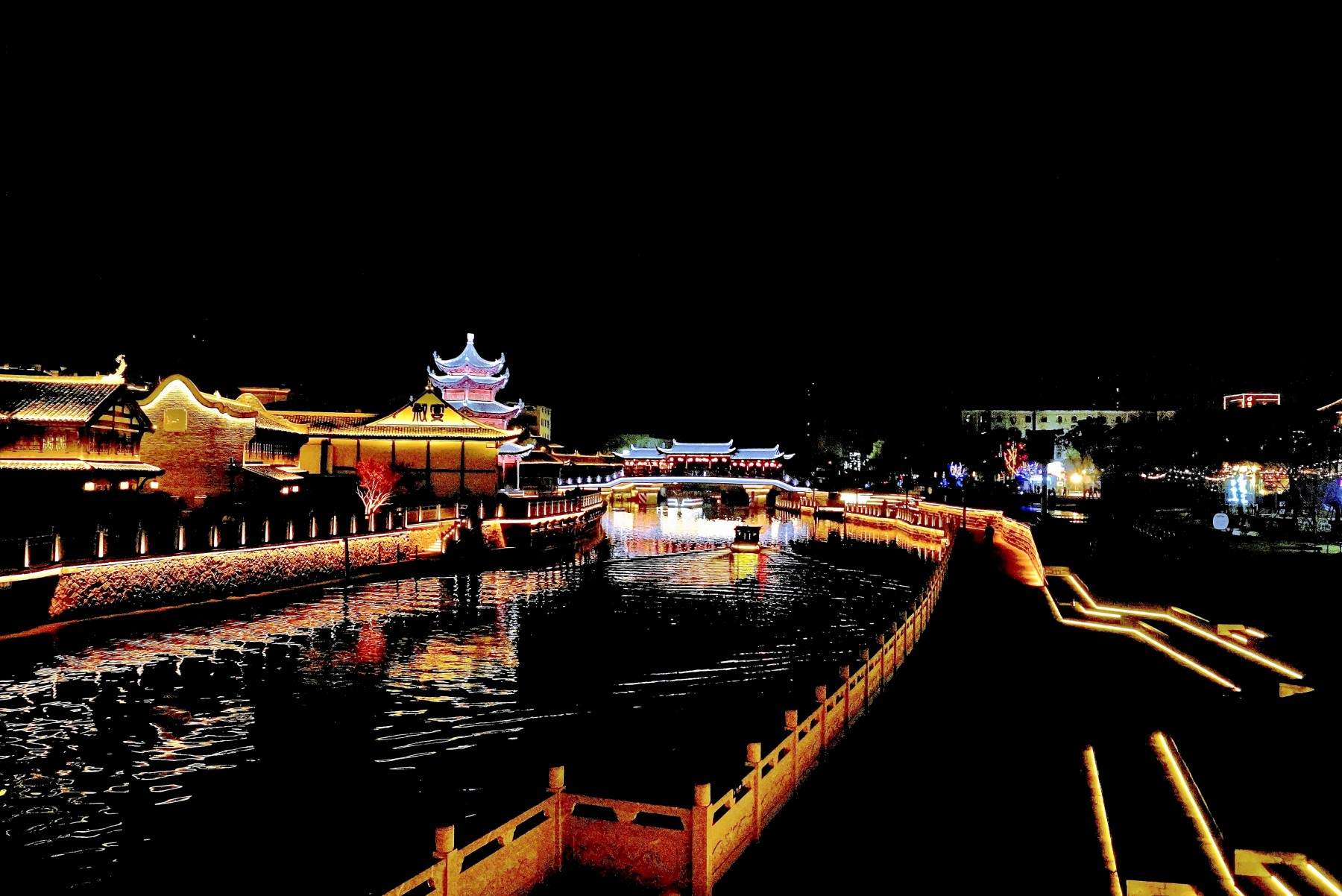 路桥十里长街夜景：微短剧里的古韵华章(图4)