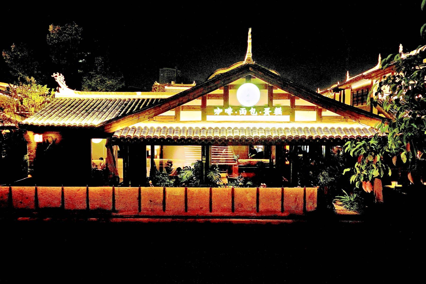 路桥十里长街夜景：微短剧里的古韵华章(图3)