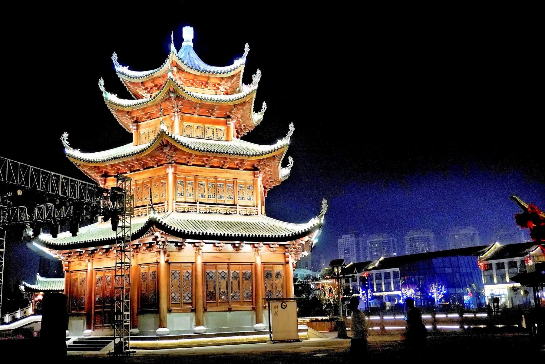 路桥十里长街夜景：微短剧里的古韵华章(图11)