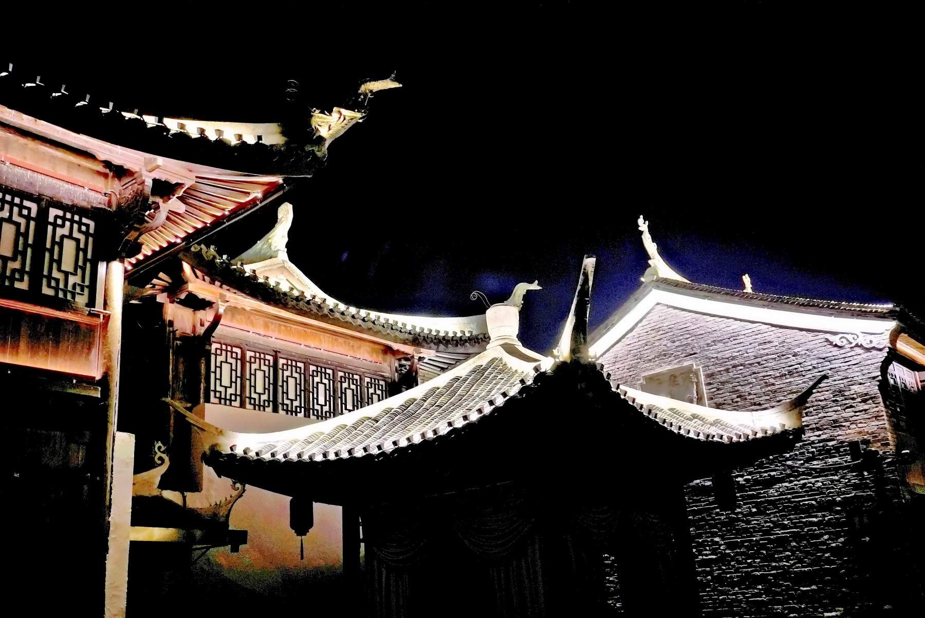 路桥十里长街夜景：微短剧里的古韵华章(图7)