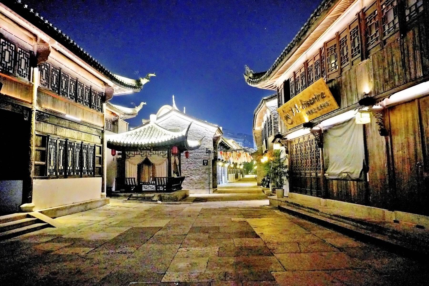 路桥十里长街夜景：微短剧里的古韵华章(图9)