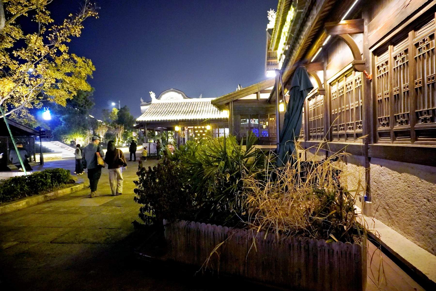 路桥十里长街二麻酒馆：微短剧的别样风情拍摄地(图10)