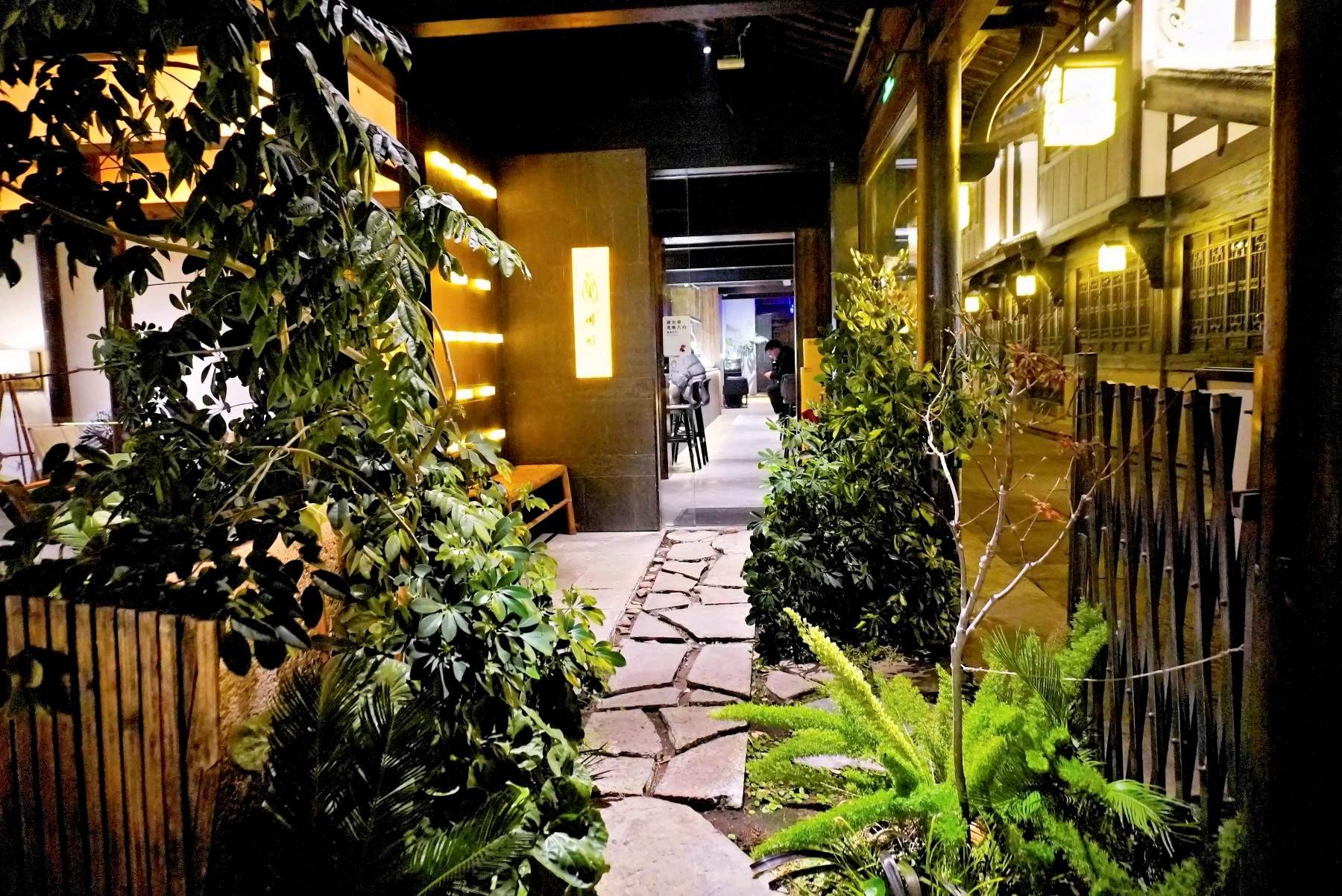 十里长街啡蝉咖啡餐厅：微短剧拍摄的文艺打卡地(图20)