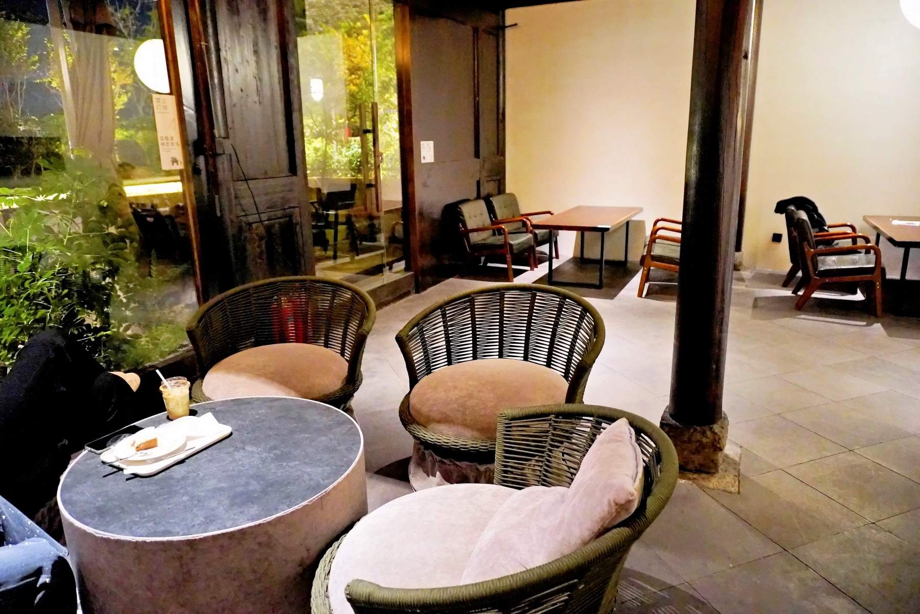 十里长街啡蝉咖啡餐厅：微短剧拍摄的文艺打卡地(图3)