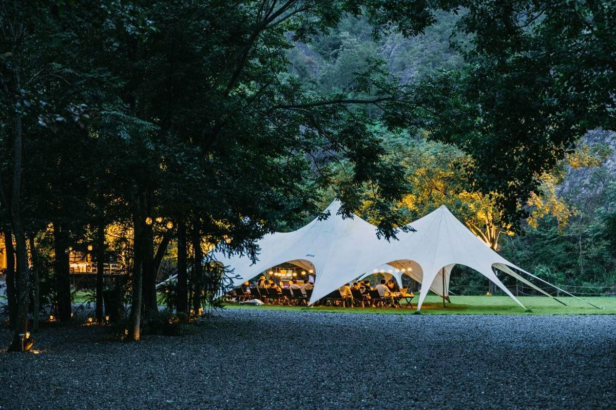 天台福溪千年松溪谷营地：隐于青山绿水的自然秘境，