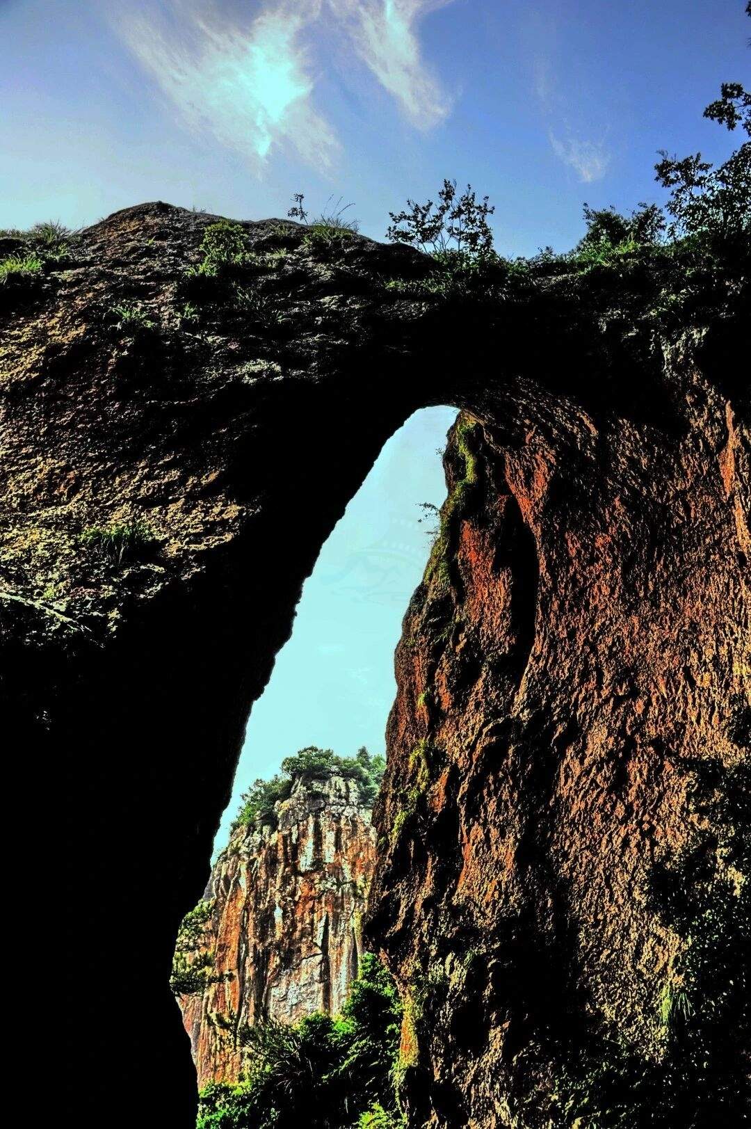 寒岩洞天：遗世独立的隐逸仙踪，光影台州的天然画境(图2)