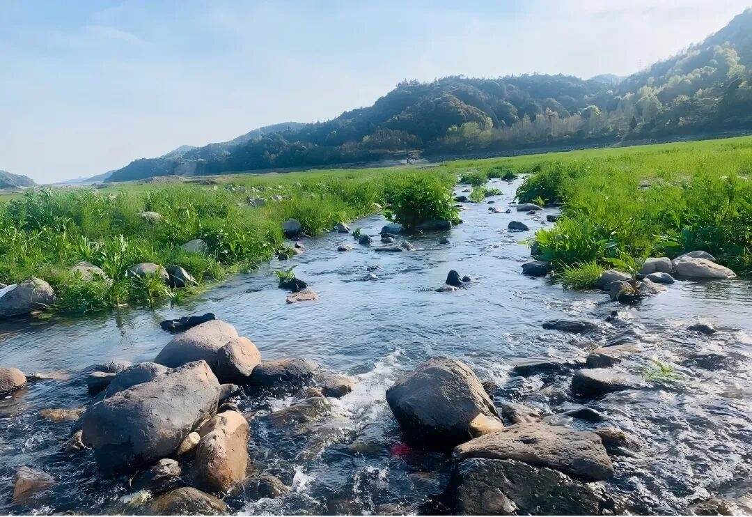 临海杜桥溪口水库|原生态露营地，影视里“松弛感山野生活”的真实样本(图2)