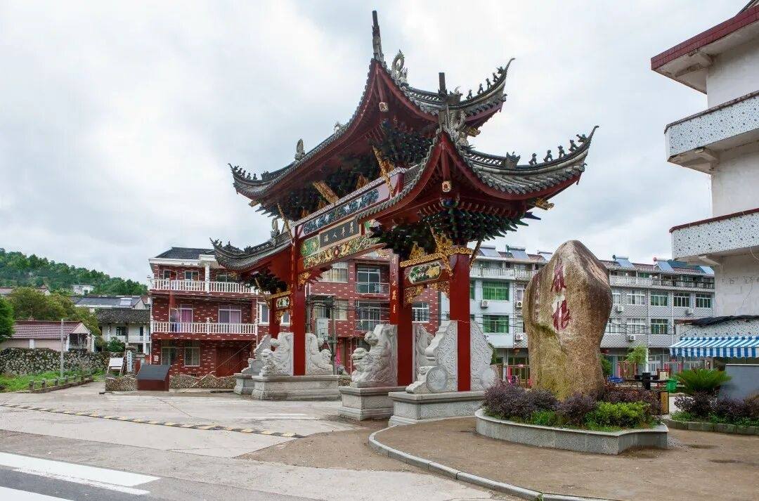 岭根村的影视感：百岁坊、古驿道、将军故居，每处都有戏(图3)