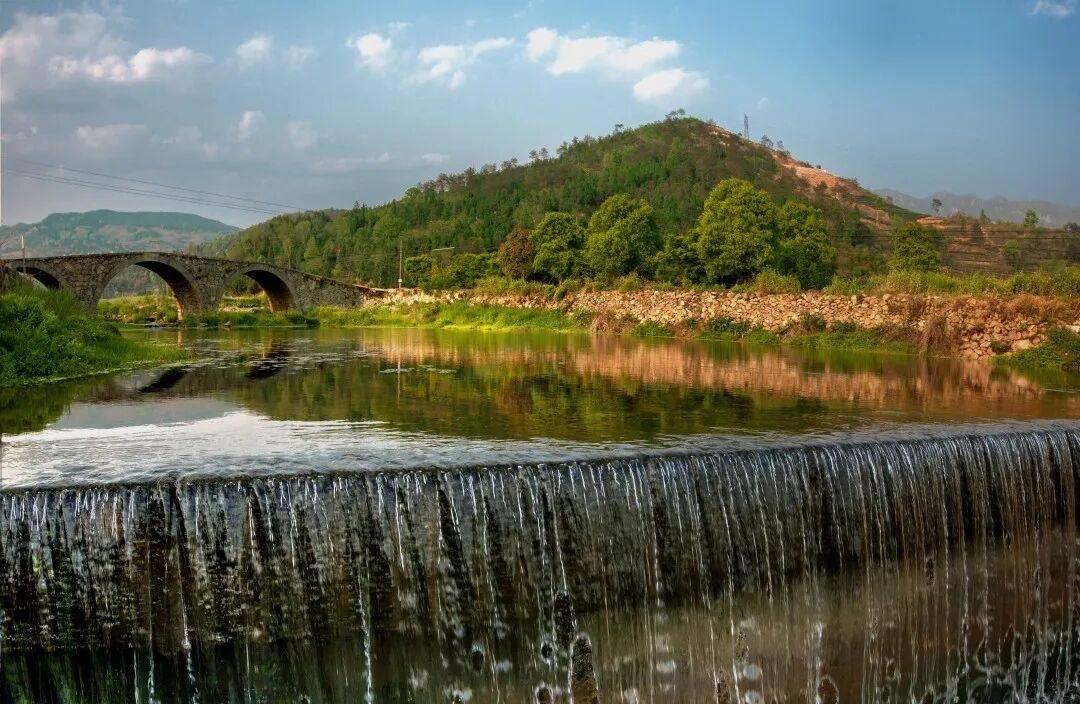 岭根村的影视感：百岁坊、古驿道、将军故居，每处都有戏(图4)