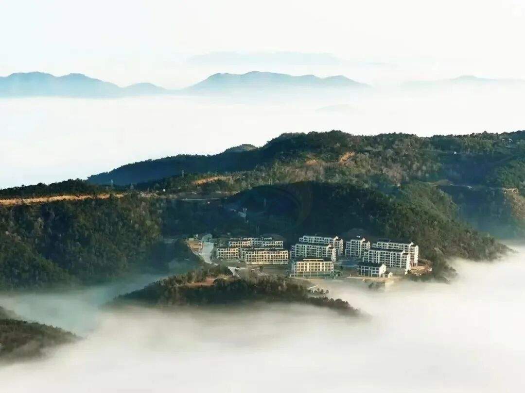 温岭喜樾山：方山脚下的“生活感影视场景矩阵” ——从仙侠山林到都市度假，每一寸空间都藏着“可拍的生活”(图12)