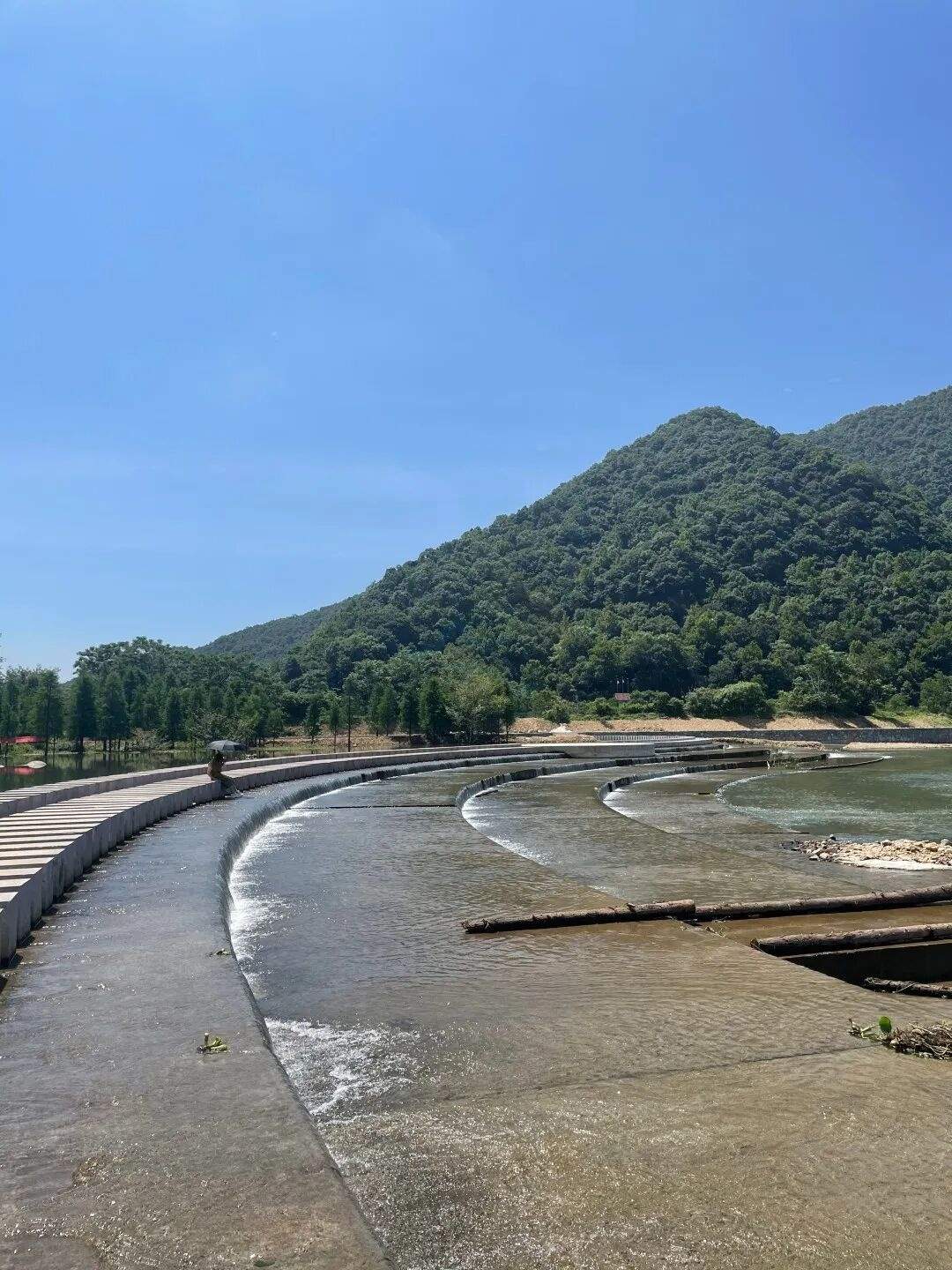 临海小芝溪下网红坝：“水韵+乡野”双buff的影视场景富矿(图4)