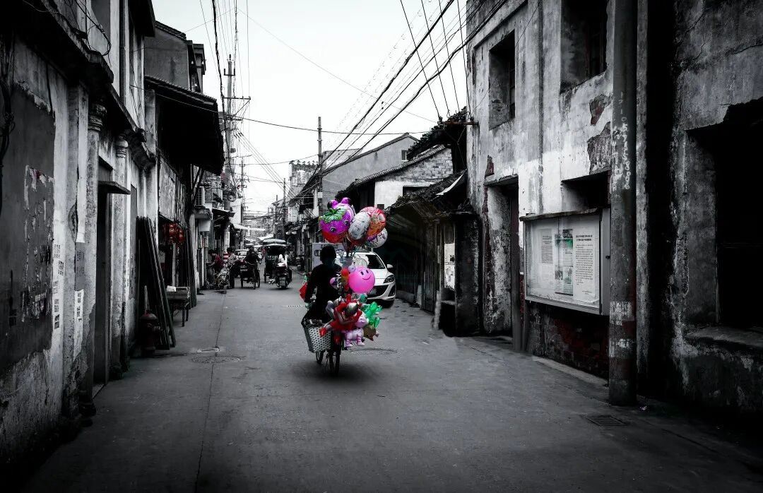 玉环楚门老十字街：千年商埠的光影肌理与烟火叙事 ——解锁“井”字街巷里的历史景深与现代活力(图2)