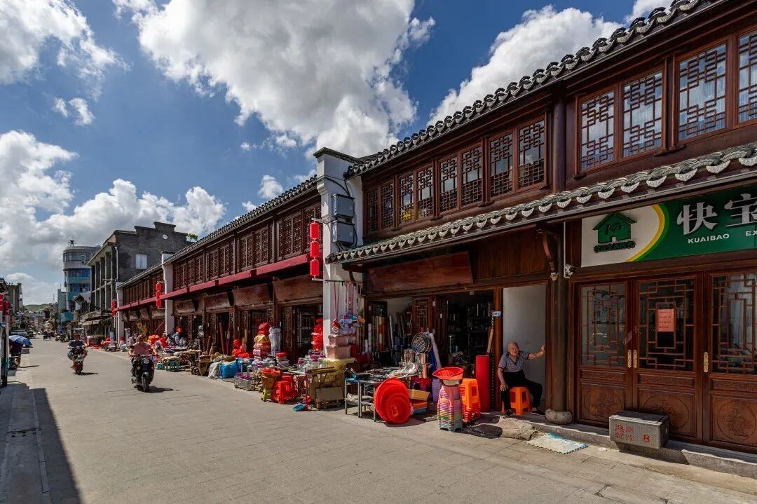 玉环楚门老十字街：千年商埠的光影肌理与烟火叙事 ——解锁“井”字街巷里的历史景深与现代活力(图6)