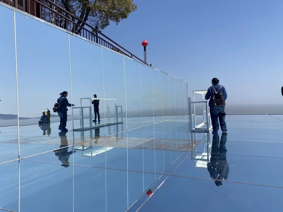 玉环上栈头景区：悬崖边的山海影视剧场 ——1.5公里滨海栈道串起悬崖、海景与浪漫叙事(图2)