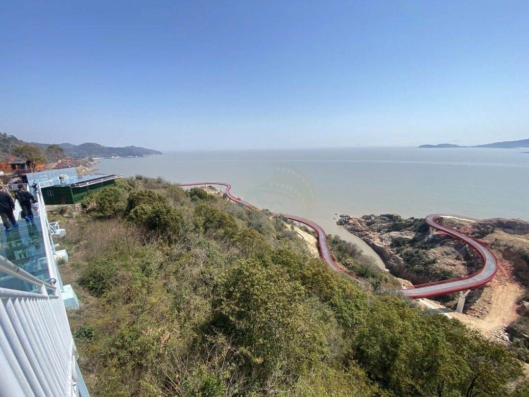 玉环上栈头景区：悬崖边的山海影视剧场 ——1.5公里滨海栈道串起悬崖、海景与浪漫叙事(图3)