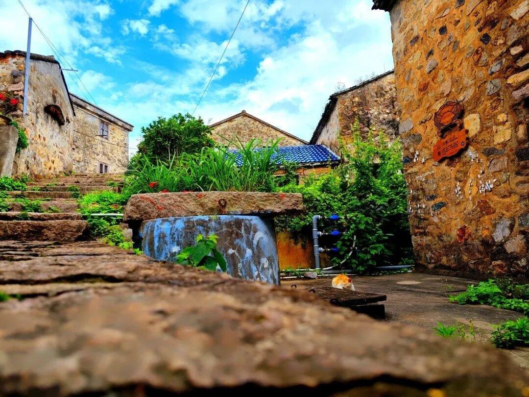 玉环坎门东沙渔村：百年石屋群里的渔家影视宇宙