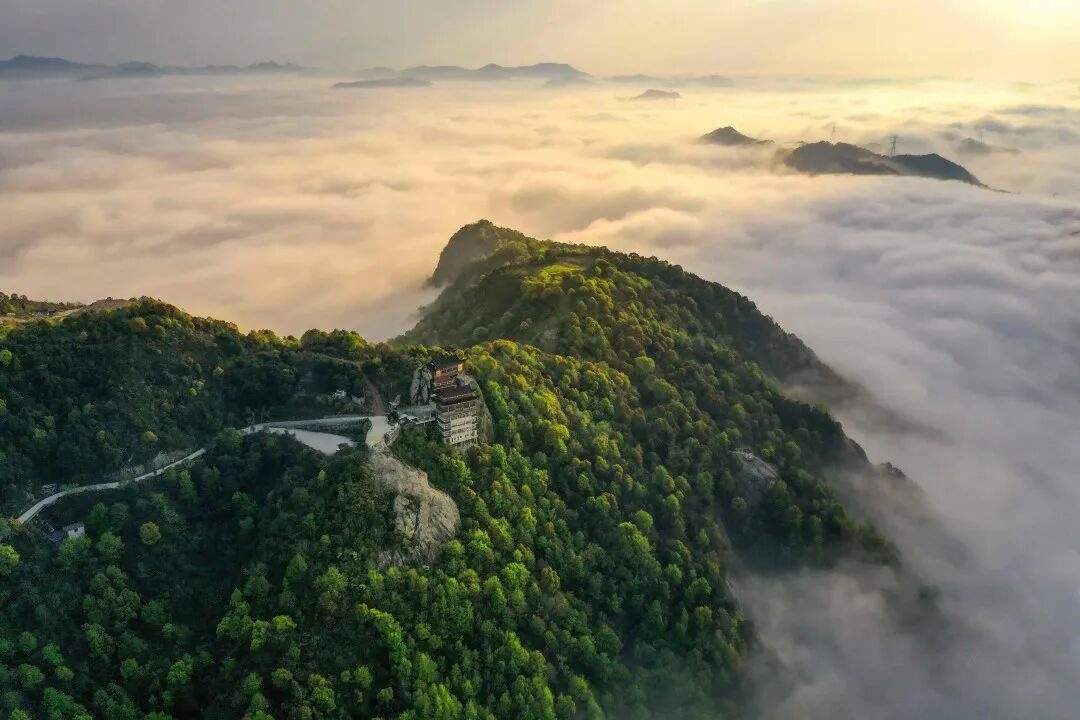 玉环芦浦百丈岩:309米山巅的“禅意光影场”(图6) 玉环芦浦百丈岩:309米山巅的“禅意光影场”(图6)