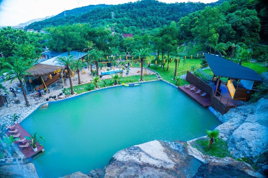 玉环“THE SIX”咖啡馆：瀑布雨林间的影视造