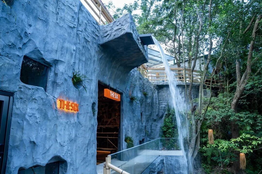 玉环“THE SIX”咖啡馆：瀑布雨林间的影视造梦场，沙滩和瀑布共鸣(图6)