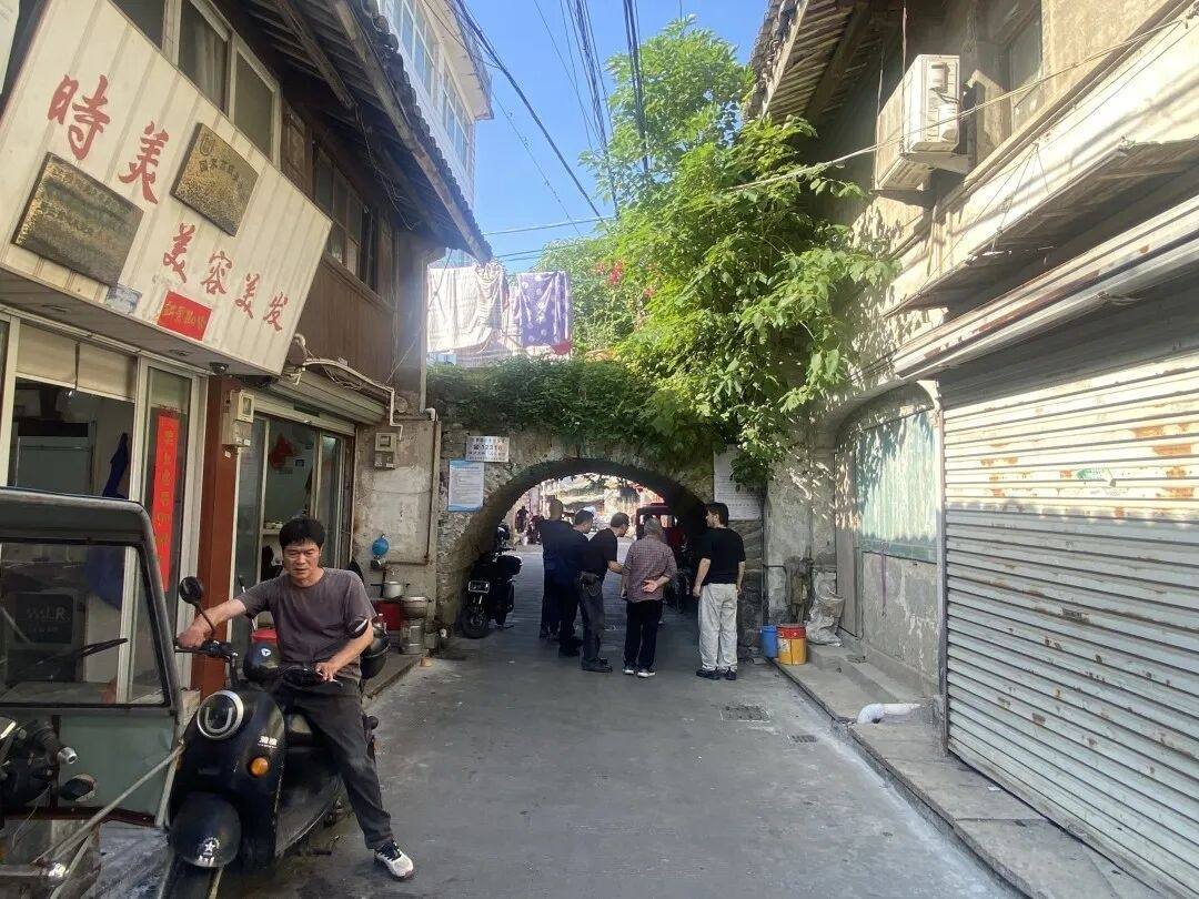 温岭影视取景地｜松门老街：把“商贸古韵”焊在镜头里,800字解锁市井拍法(图4)