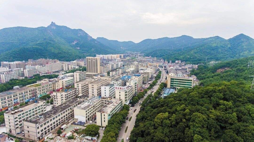 温岭温峤楼旗尖：地质峰峦×云海光影×古驿遗踪，织就山水叙事新图景(图2)