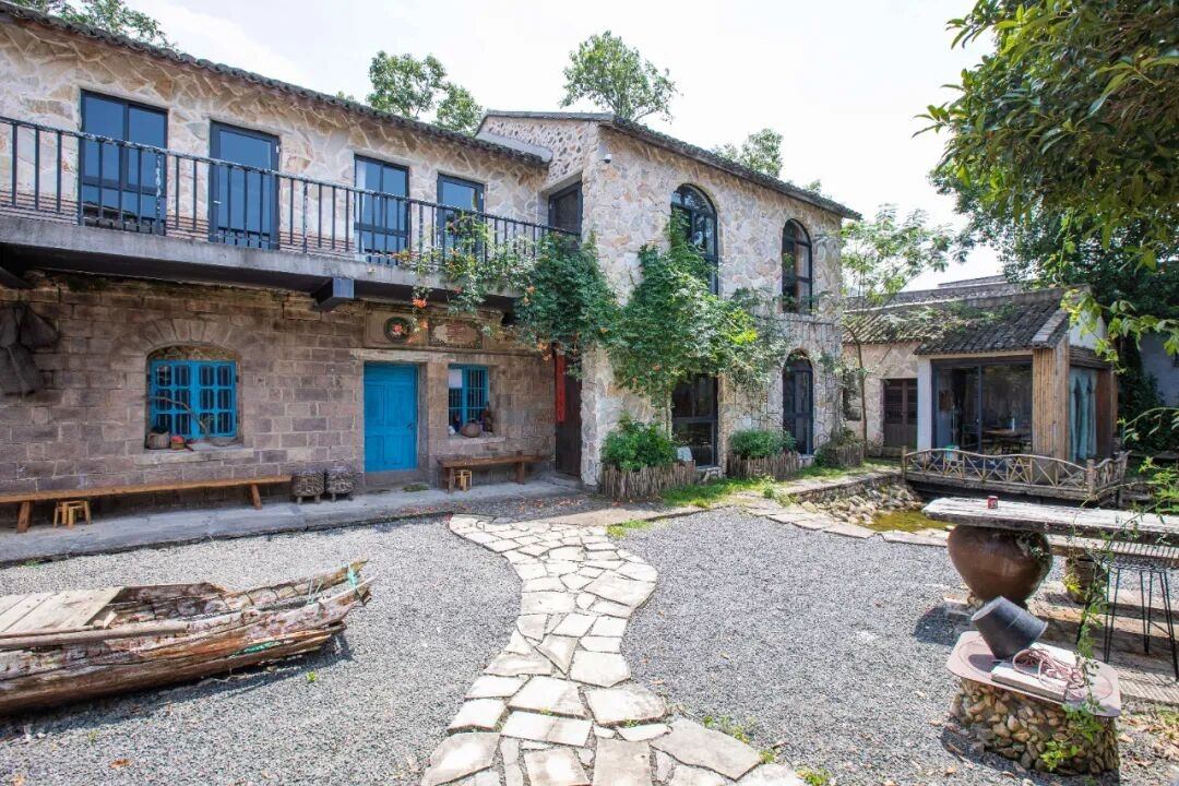 温岭坞根花溪村：山水褶皱里的“田园影视叙事场”(图1)