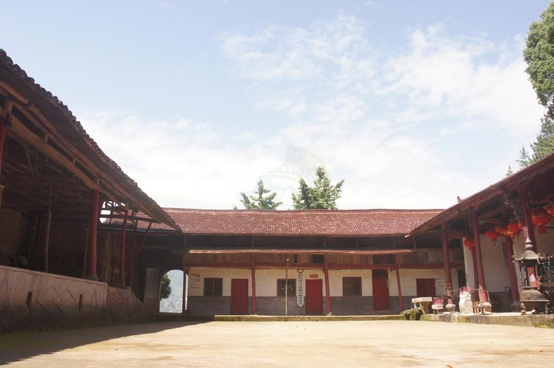 仙居溪港乡清音寺：非遗庙会里的古寺光影