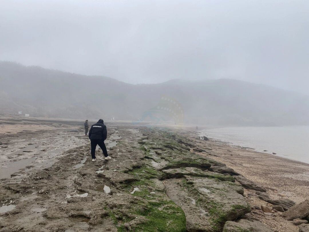 在三门找到雾中海滩！牛轭山的礁与石，藏着电影感(图7)