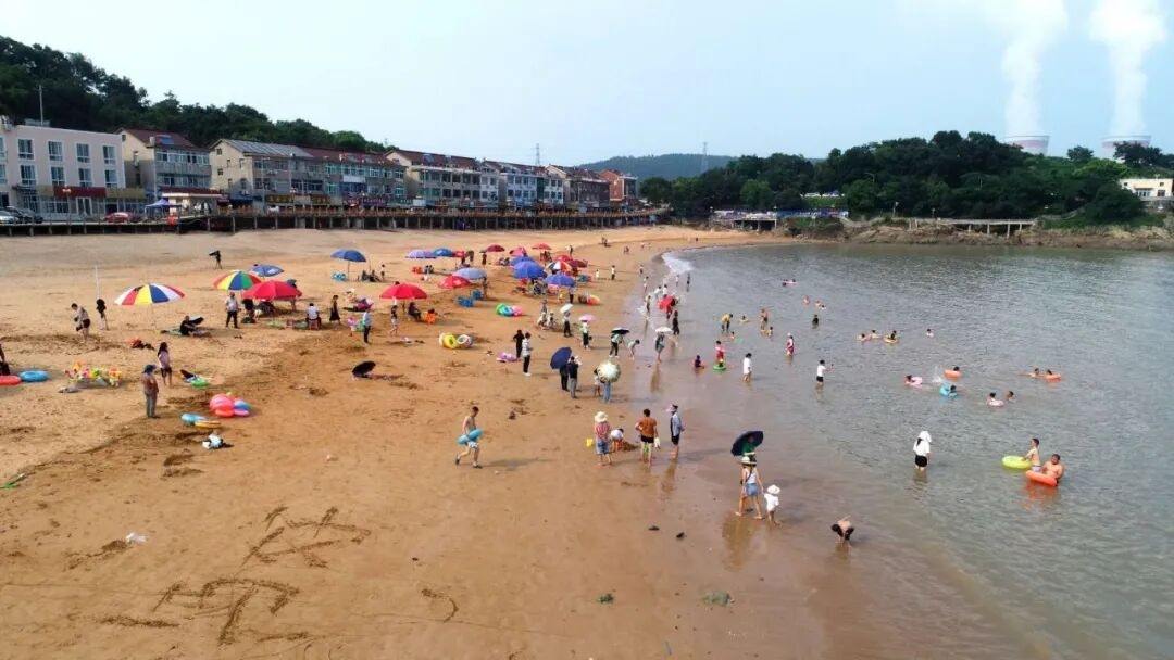 山海沙滩,渔村烟火:三门木勺沙滩,解锁“海滨叙事”影视新场景(图4) 山海沙滩,渔村烟火:三门木勺沙滩,解锁“海滨叙事”影视新场景(图4)