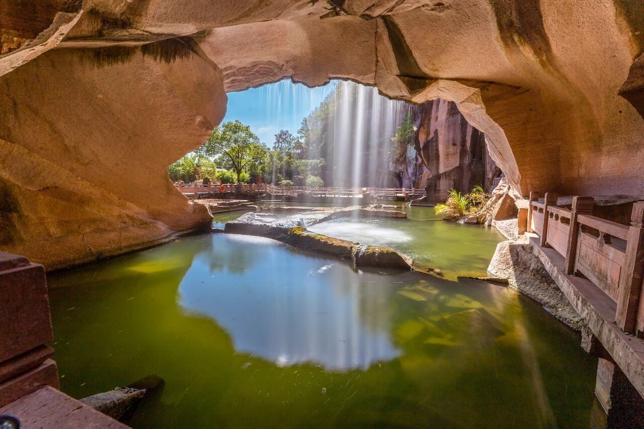 千年洞窟映光影 山海奇境铸荧屏——台州三门蛇蟠岛影视外景资源深度解析(图1)