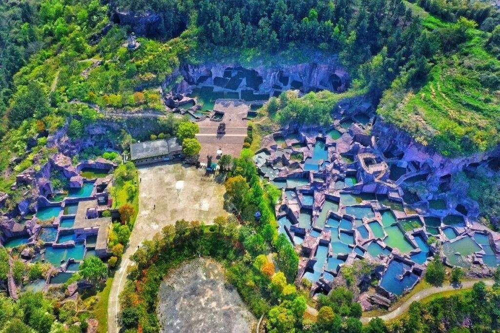 千年洞窟映光影 山海奇境铸荧屏——台州三门蛇蟠岛影视外景资源深度解析(图5)