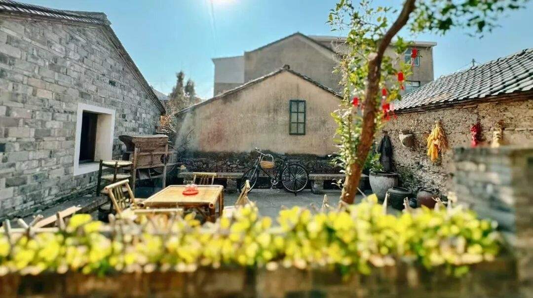 旧物藏温情，古巷锁时光｜三门亭旁时光小店，打开“怀旧叙事”影视盲盒(图2)