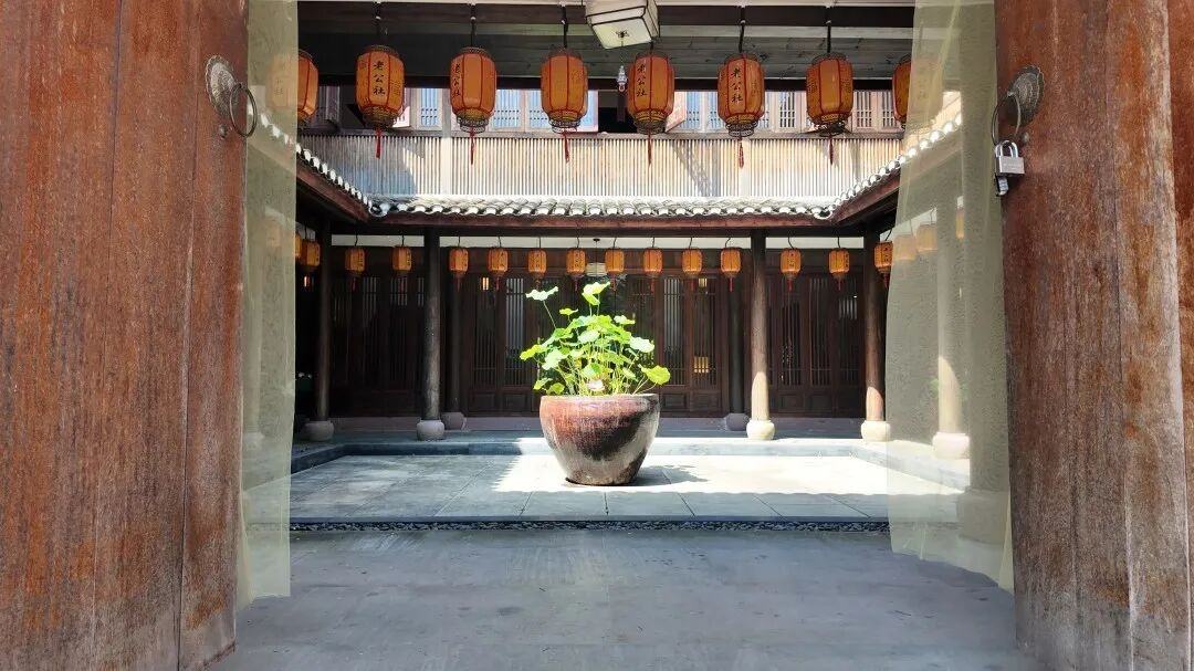 红旅基因里的诗意栖居：亭旁老公社民宿，为影视织就“复古+治愈”双面绣(图3)